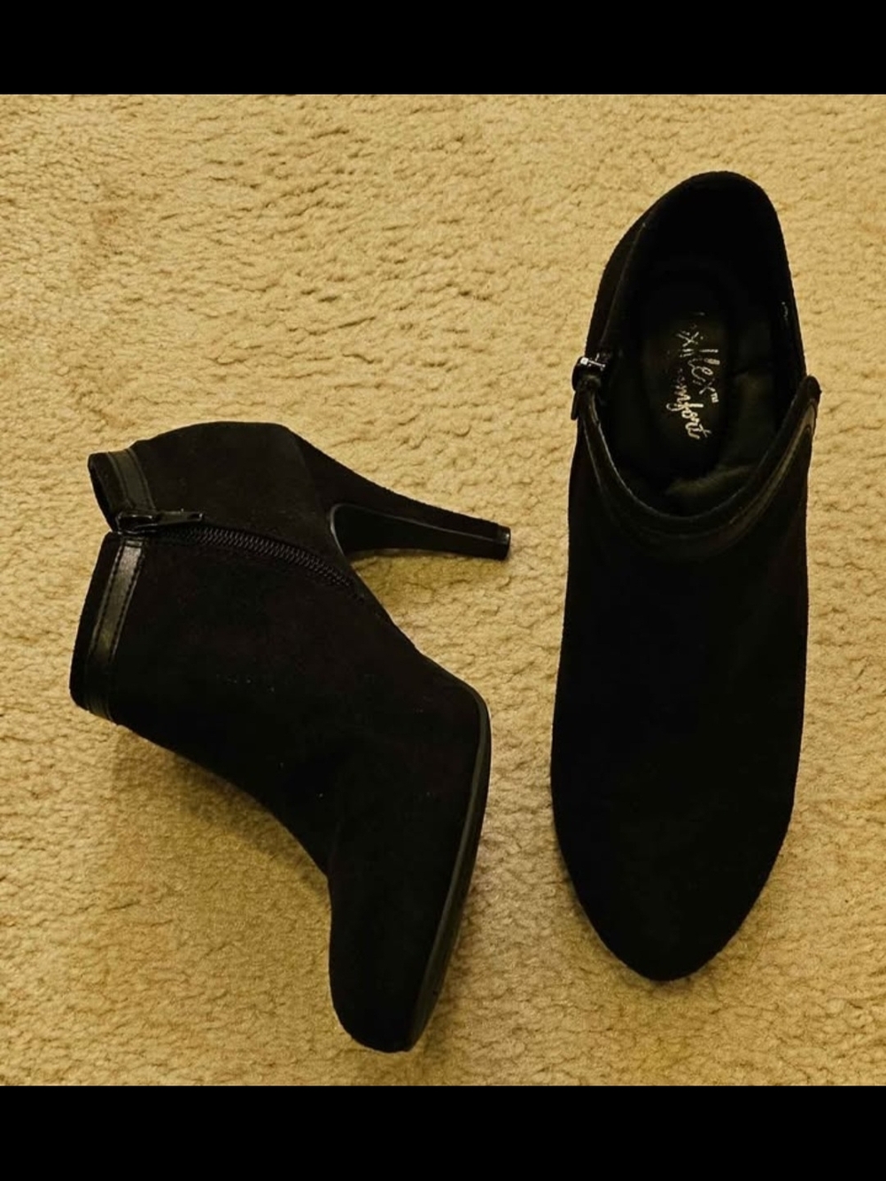 Dex-flex Confort Black Suede Ankle Booties - Women